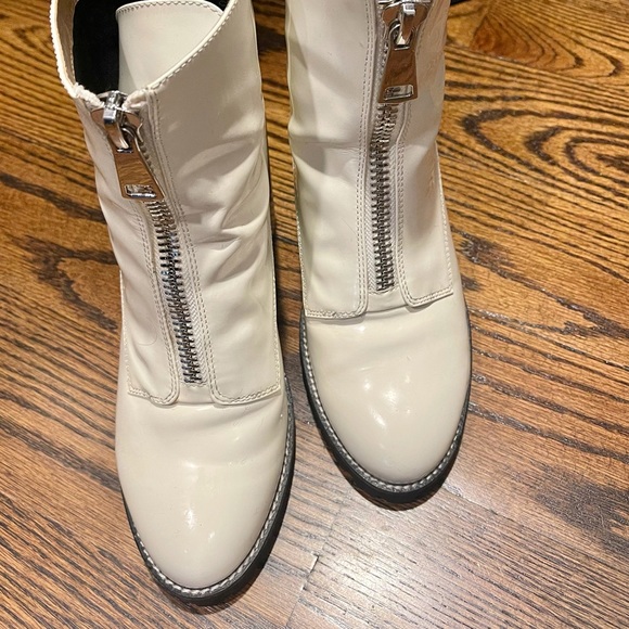 White ankle boots - Picture 2 of 3